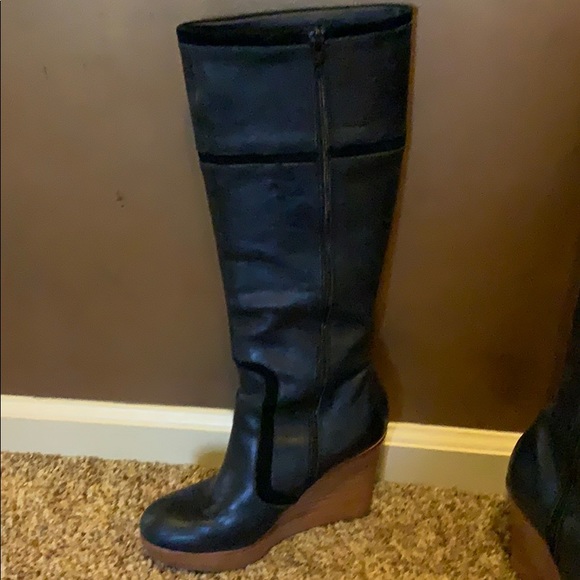 Black leather knee high boots. - Picture 4 of 7